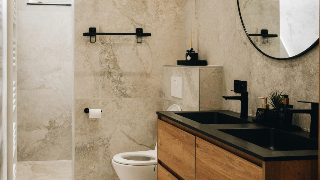 Guide pour choisir le carrelage idéal lors pour la rénovation d'une salle de bain