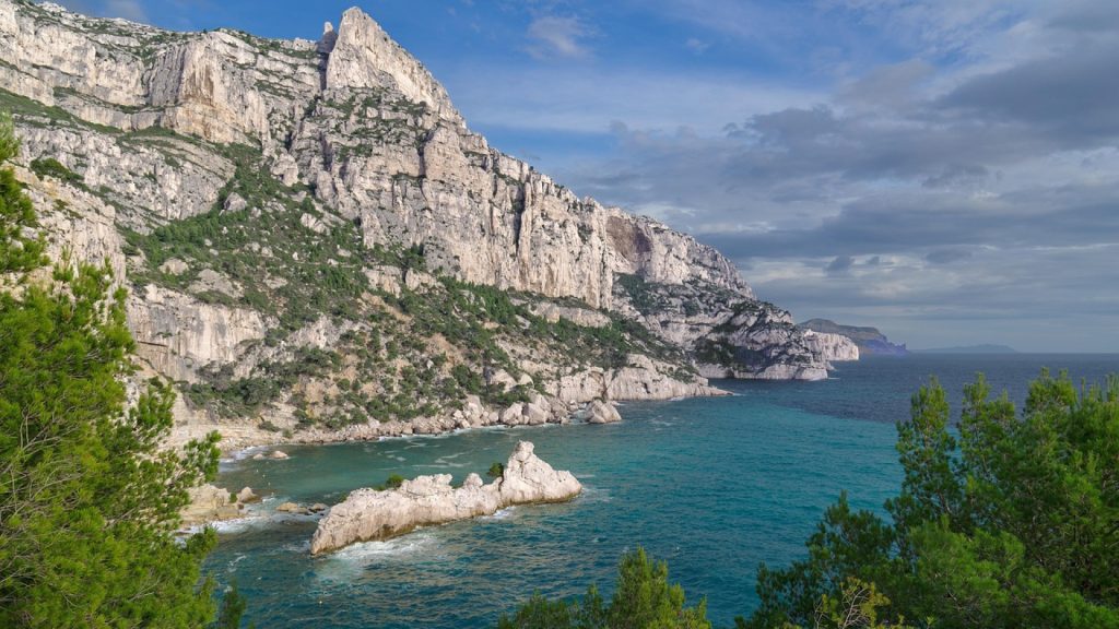Le succès des petites croisières pour la découverte des calanques méditerranéennes !