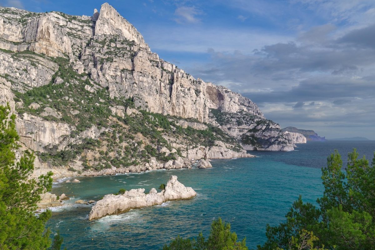 Le succès des petites croisières pour la découverte des calanques méditerranéennes !
