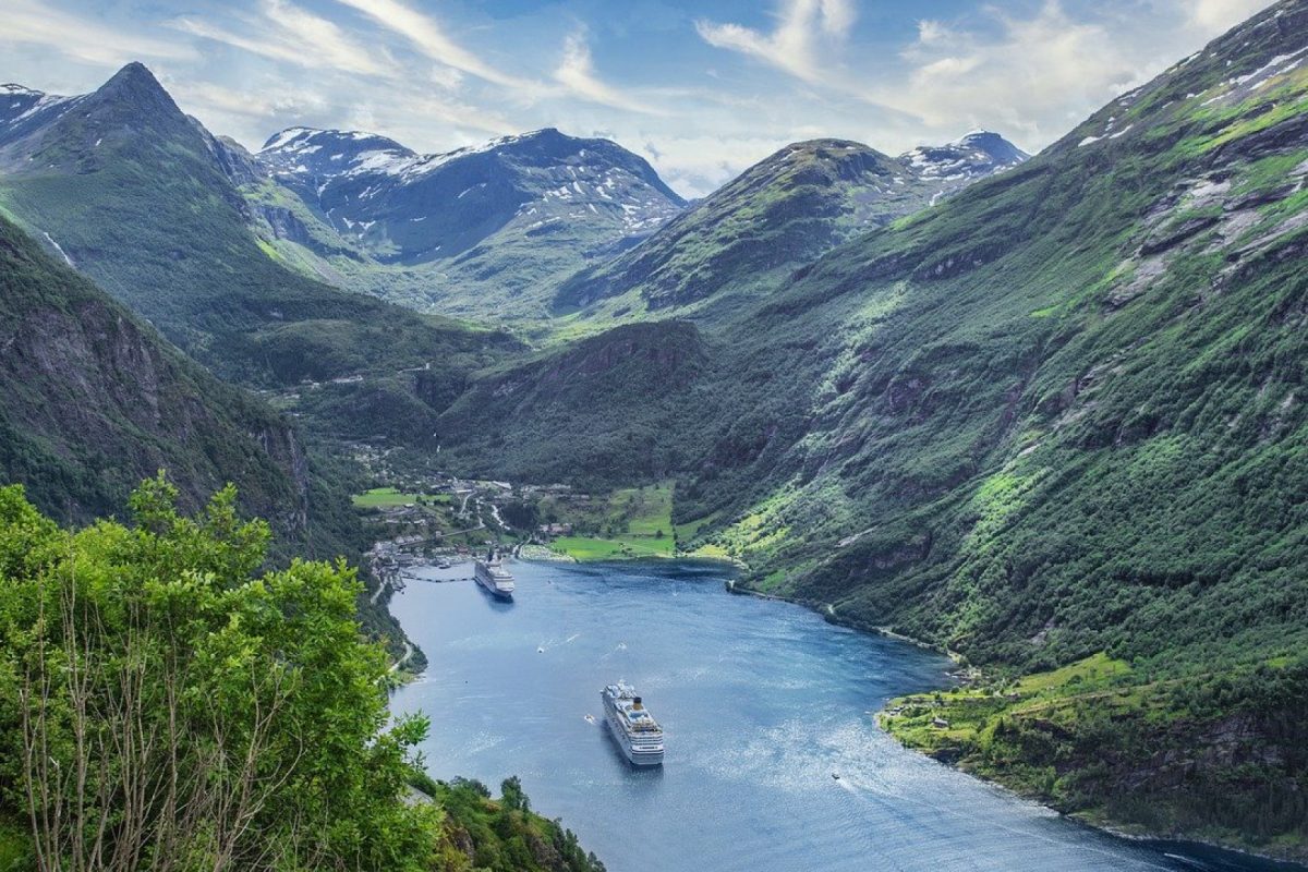Croisière dans les fjords norvégiens : les itinéraires incontournables à découvrir !