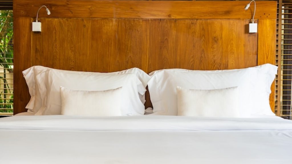 Donnez du cachet à votre lit grâce à une belle tête de lit !