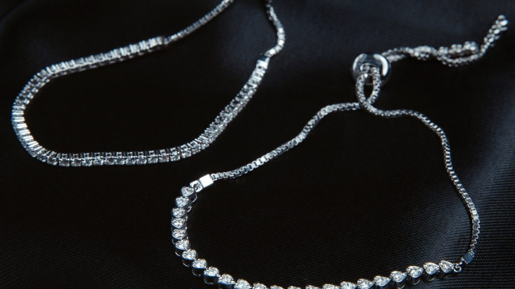 Collier diamant : symbolique, élégance et art joaillier