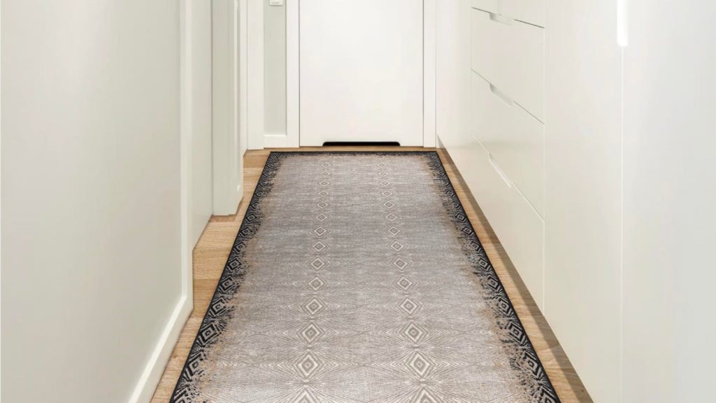 Quel tapis choisir pour donner du caractère à un couloir ?